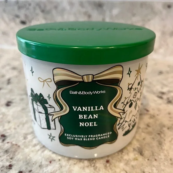 New Bath & Body Works 3 Wick Vanilla Bean Noel Candle - Picture 1 of 4